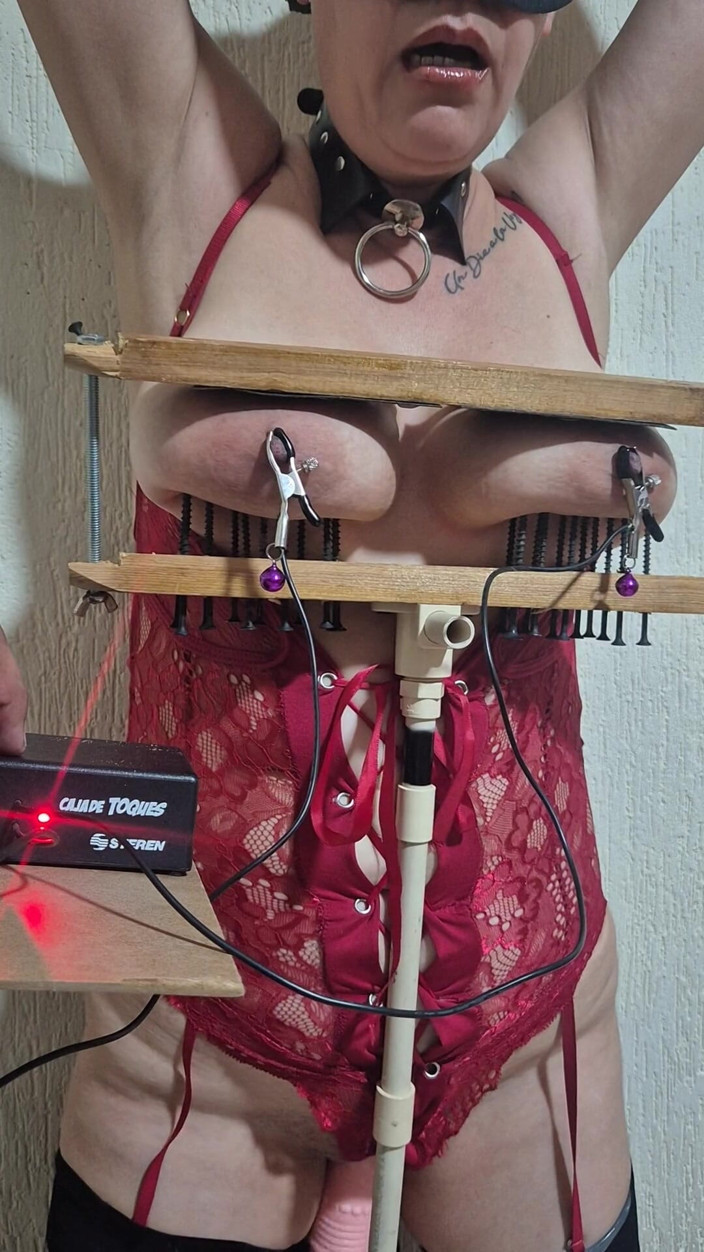 Submissive Susanna: Electricity in My Nipples