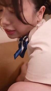 用女性臀部按摩的男性美容院“总是半裸”。第1部分