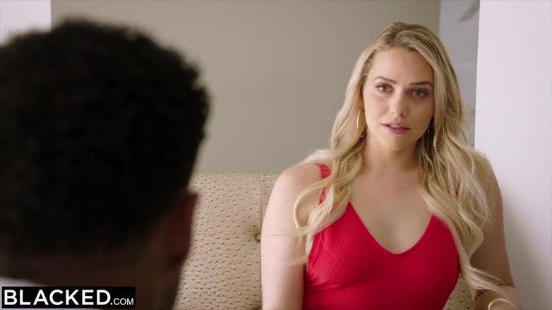 Blacked: BLACKED - Mia Malkova viene dominata da due BBC