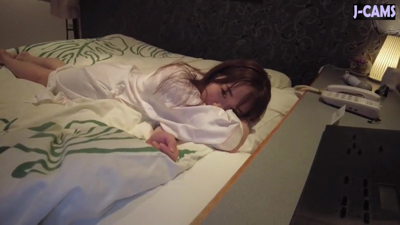 J-Cams: Liebevolle vollbusige Reiseführerin neckt mit süßer entblößt und einem willigen...