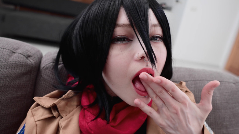 Karneli Bandi: Slutty Mikasa Menunjukkan Kepada Anda Cara Menggunakan Lubangnya