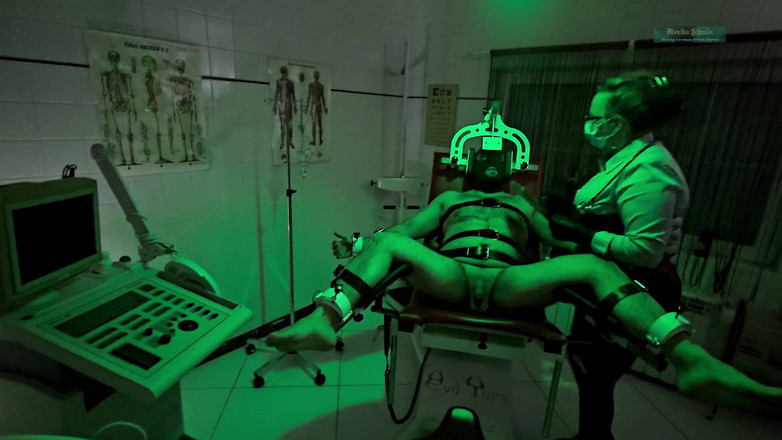 Strict Senz: Medizinisches Pflege Institut Für Korrekturen Die Erste Untersuchung