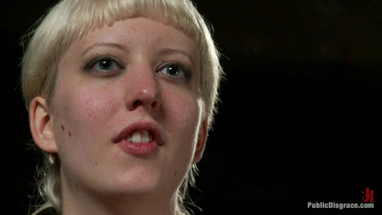 Public Disgrace by Kink: Puttana da bar