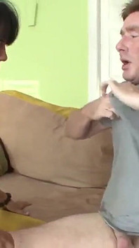 Ebenové ženy hladové po ptákovi, vždy mokré # 4 - Mnoho scén