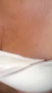 Abuela madura traga leche a ella le gusta para terminar en su boca