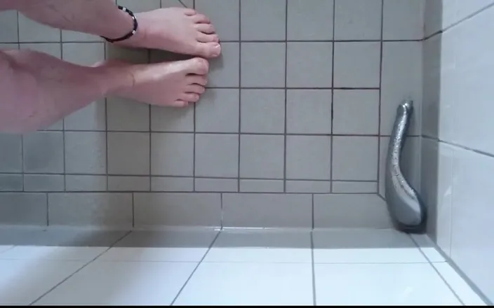 Carmen_Nylonjunge: Golden Shower Fun