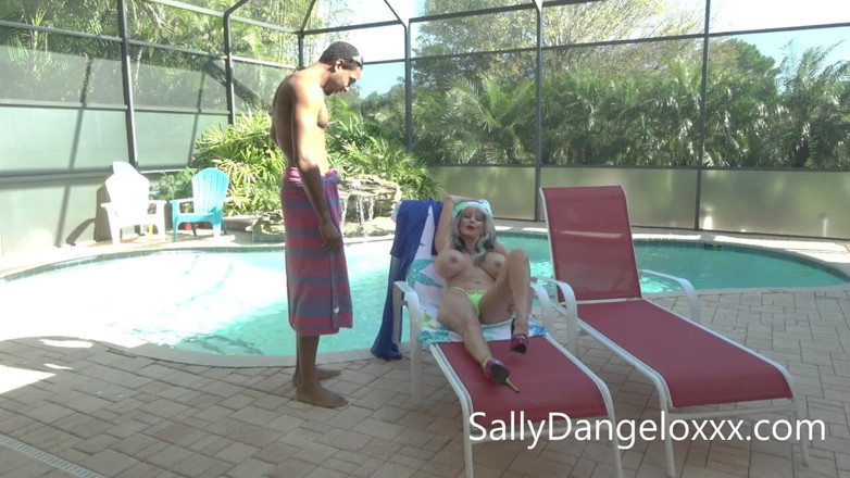 Sally D'Angelo: Caliente Airlines #Hot
