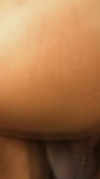 La belleza tetona Rachel Love lo toma profundo después de una mamada y tetas