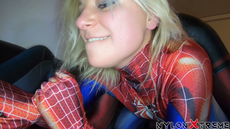 Nylon Xtreme: Em primeiro plano - cam sexo a três Natacha e Rose...