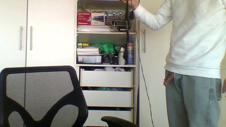 Ardientes69: Moja żona po masturbacji oglądając porno, otrzymuje wytryski na cycki od...