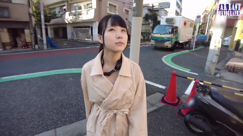 Far East pornography: Păpușă Ca Bliss cu o tachinare cu părul negru la...