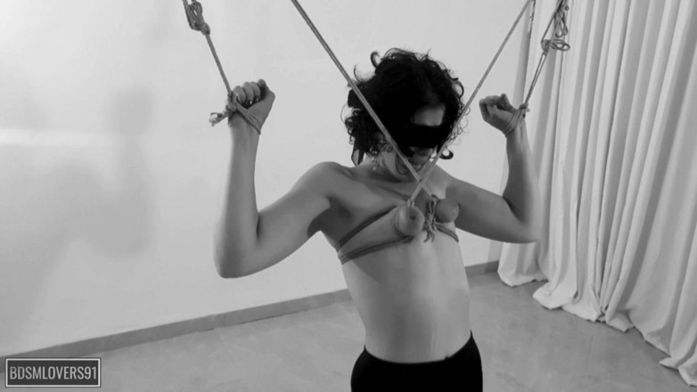 Bdsmlovers91: Toket kecil diikat dengan ketat