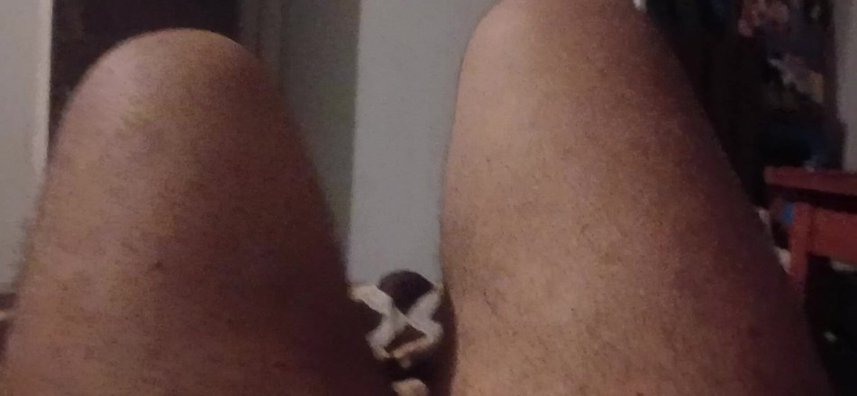 justinbolson: Stepdad Thighs and Feet. so Delicious