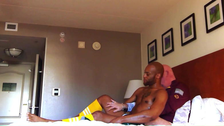 beardaddychub: कोच मालिश देता है!