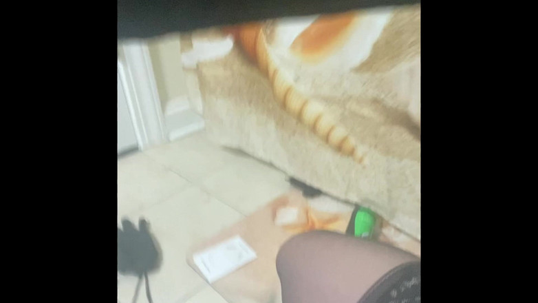 MadisonCD2025: Кроссдрессер-шлюха-сисси-шмель трахает офигенную черную задницу и игрушку для киски своим маленьким членом