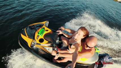 Mia Bandini: Jet ski'de açık havada götten gırtlağına biniyor