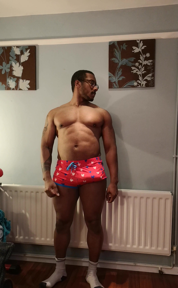 Amadeus: Bu şortları seviyorum. Amadeus Mode