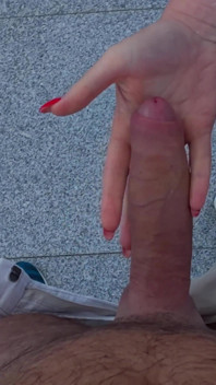 Loira rabuda me pegou no elevador e é fodida em escada - Foi muito alto?
