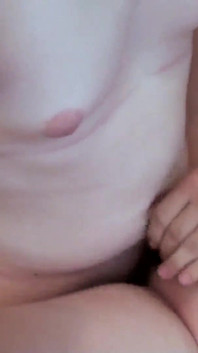Tetas grandes chica grandota destrozada y rociada en las tetas