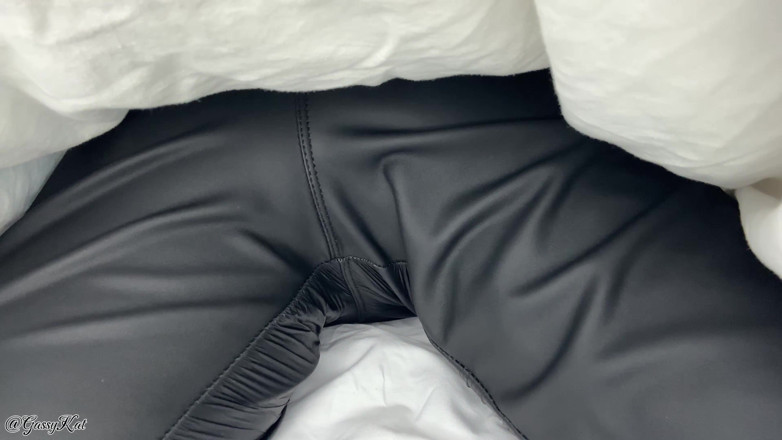 GassyKat: Trapped! Giantess Leather Farts Dutch Oven