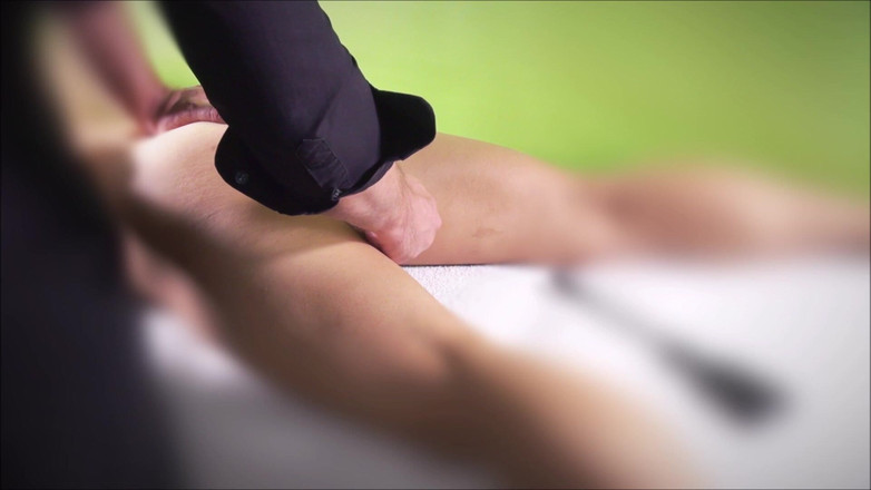 Cuckoby: Продюсер тренує мою піхву перед зйомками групового сексу