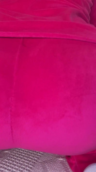 Rosa träningsdräkt stinkande farting