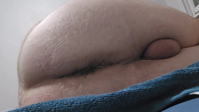 Hairy Cubb: Am vrut să-mi fut și să-mi întind curul