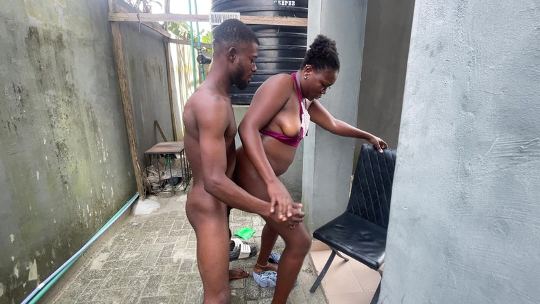 Creamyshuga: Oga fickt sein hausmädchen im Garten