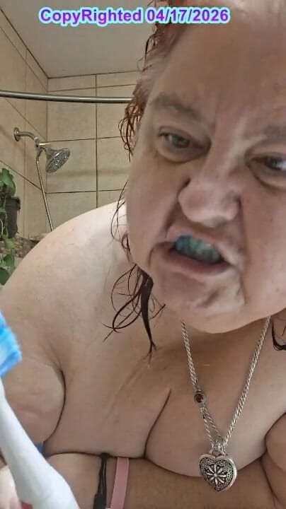 BBW nurse Vicki adventures with friends: Después De Que Una Enfermera Caliente Vicki Se Seca Y...