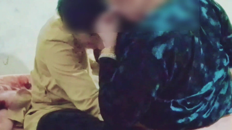 Abida sexy: Pamela Flores - Pe la spate Grandi Tette Oscillano (scena Di Sesso)