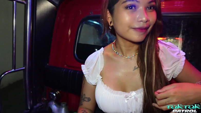 Trike Patrol - Tuk Tuk Patrol: Tuktukpatrol สาวเอเชียตูดใหญ่ ต้องการควยใหญ่สองอัน