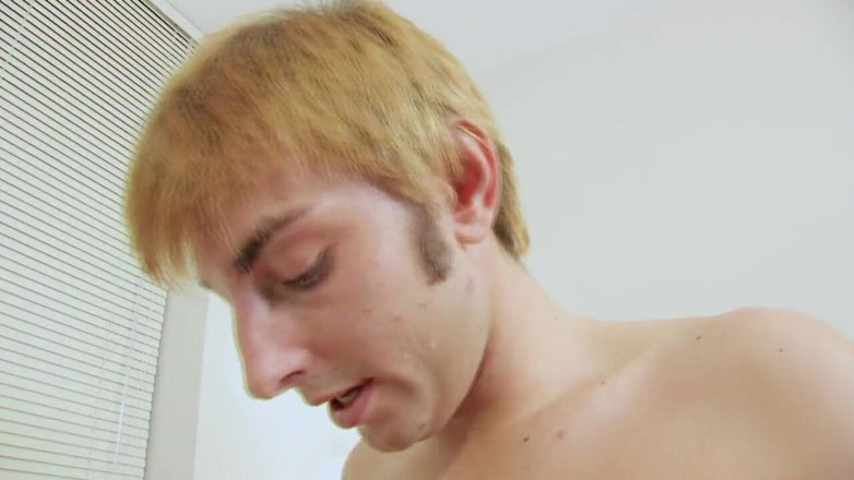Get Your Fix: Skinny massage babe fucks client