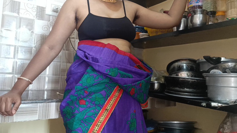 Inba: Une femme au foyer se fait baiser dans la cuisine