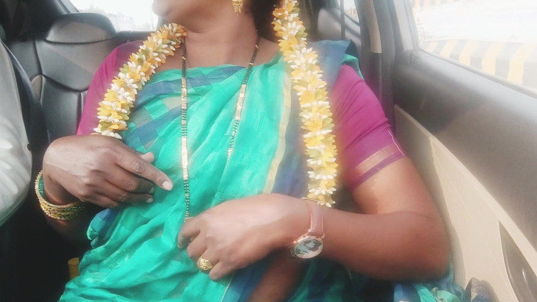 Telugu honey lips: Секс мачехи в машине, Телугу грязные разговоры