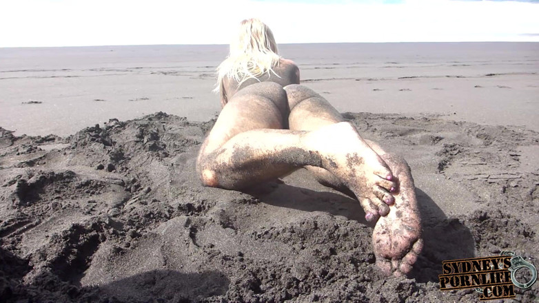 Sydneys porn life: Špinavé nohy, chodidla a zadek fetiš na nudistické pláži!