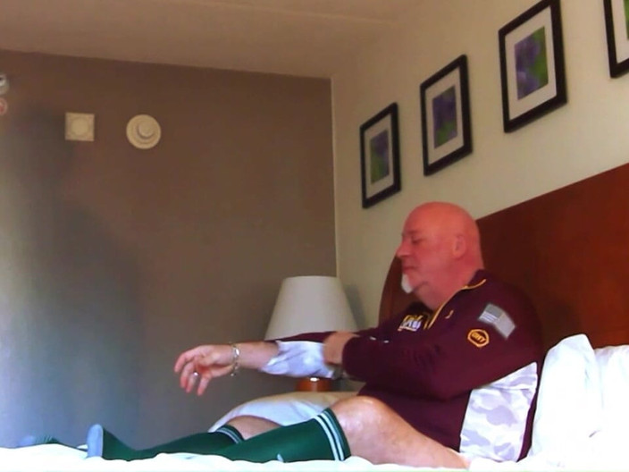 Beardaddychub: Coach Gives Massage - and Gets a Lot More!