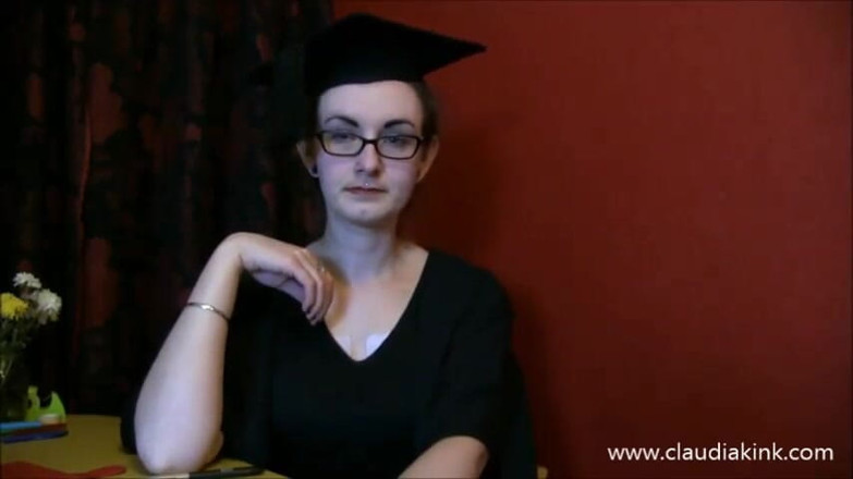 Claudia Kink: Natural sneezes and nose blowing