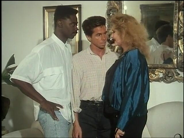 Black Sinner: Quente milf gangbanged por três paus duros