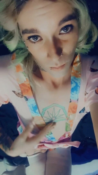 CarmenMelatonin: Pretty Kimono Kiss