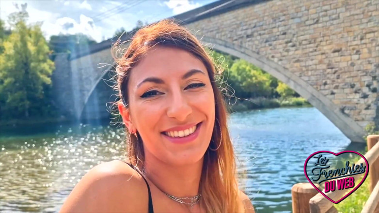 The Frenchies of the web: Stella, ağzının sikilmesini seven bir itaatkar