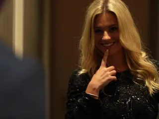 Alice se fait enculer pour la première fois