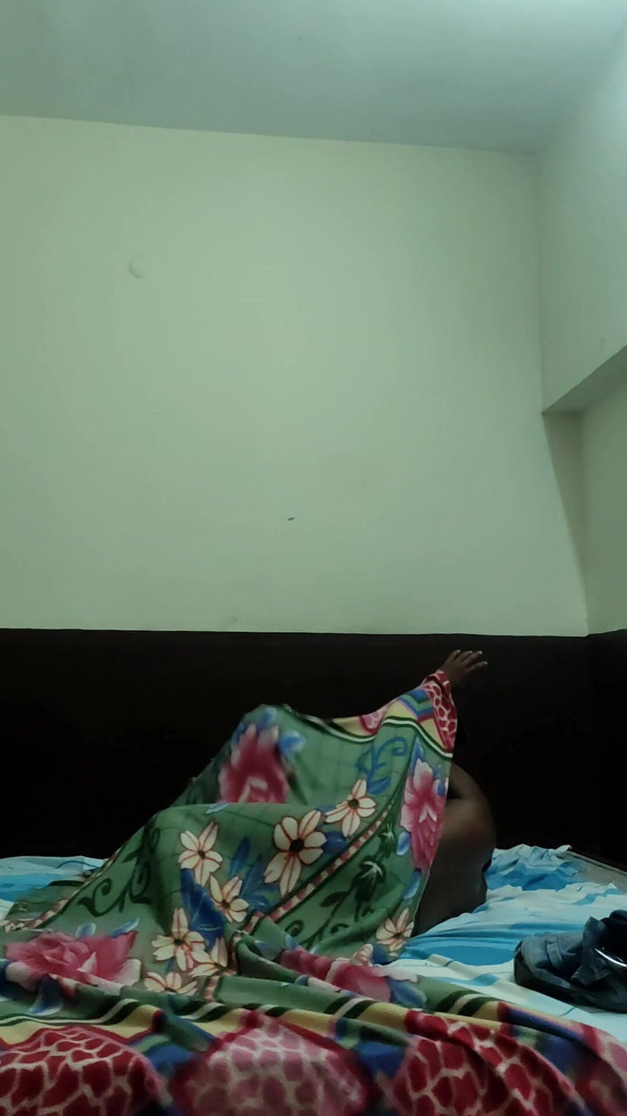 Hindiaudioadda1: 寝室でこっそり楽しむ恋人たち