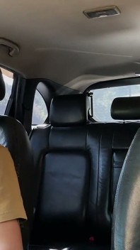 Ik Vond De Service Van Uber Goed En Overtuigde Hem Om Hem Met Mijn Lichaam Te Betalen