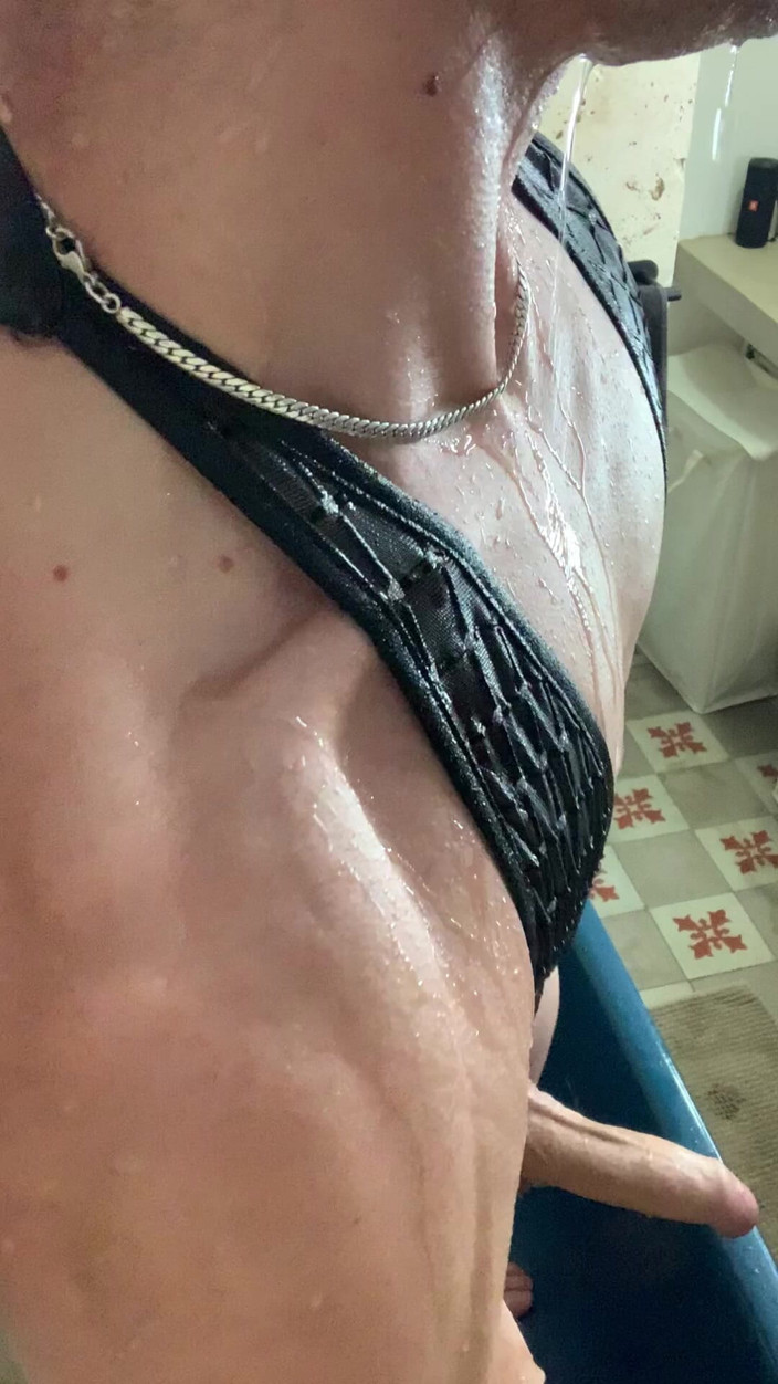 Gabriel Loma: 激しいセックスの後のシャワー 1