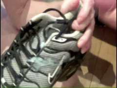 Sneaker gay: Twink chupar y oler zapatillas de deporte árabe heterosexual