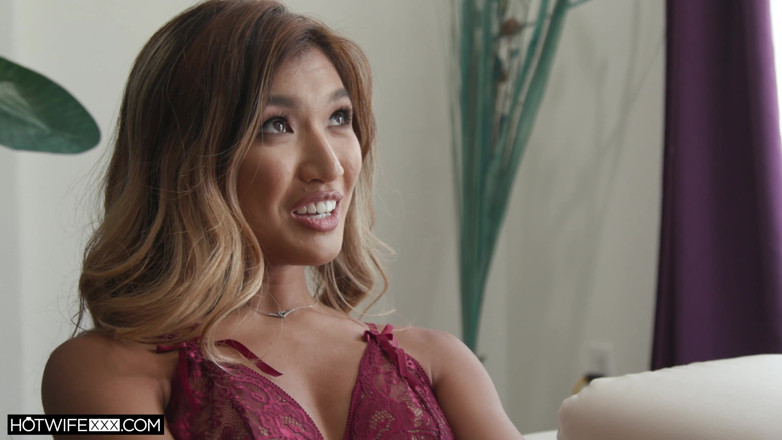 HotwifeXXX: Clara si istri asia yang seksi ketemu sama suaminya