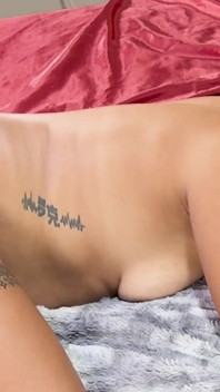 Pinay MILF saje ptáka, Bušila a polyká mrdku - Lexxi Wett