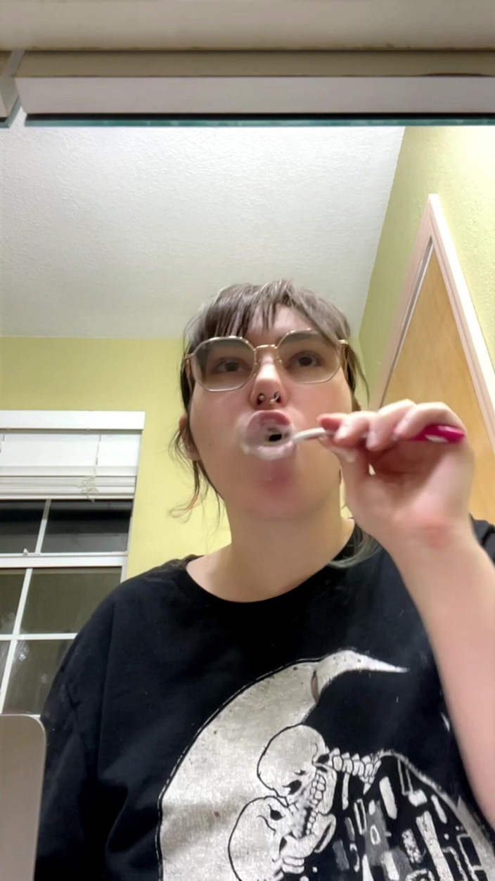 Mushroombitchx: Berus gigi saya