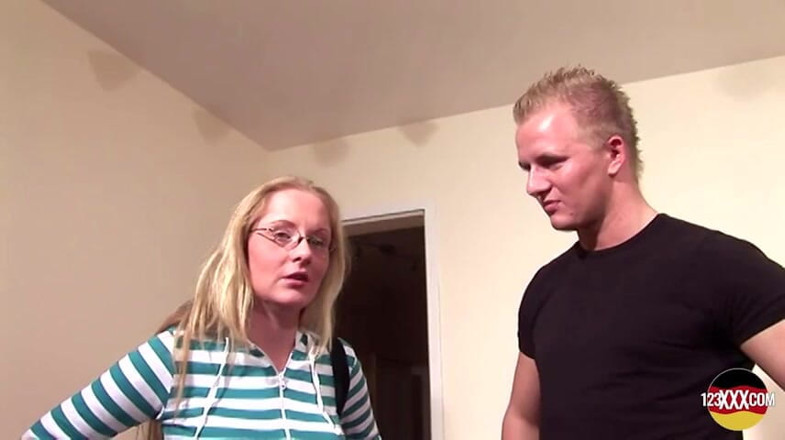 123XXX - 100% Amateurs: Diese blondine liebt es, auf einem harten schwanz zu hüpfen