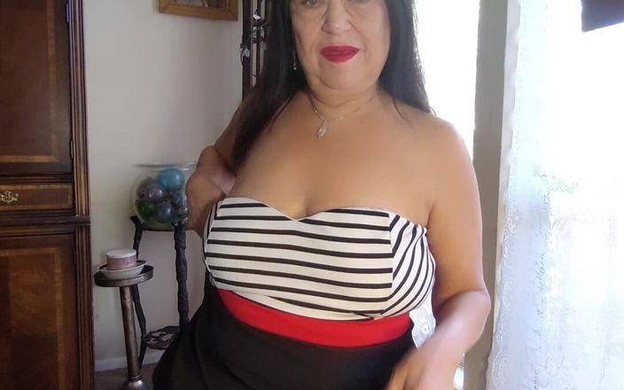 Zilah Luz: Oma mit behaarte muschi zieht mein höschen an, bevor sie...